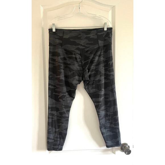 Athleta Elation 7/8 Camo Tight - Picture 3 of 11